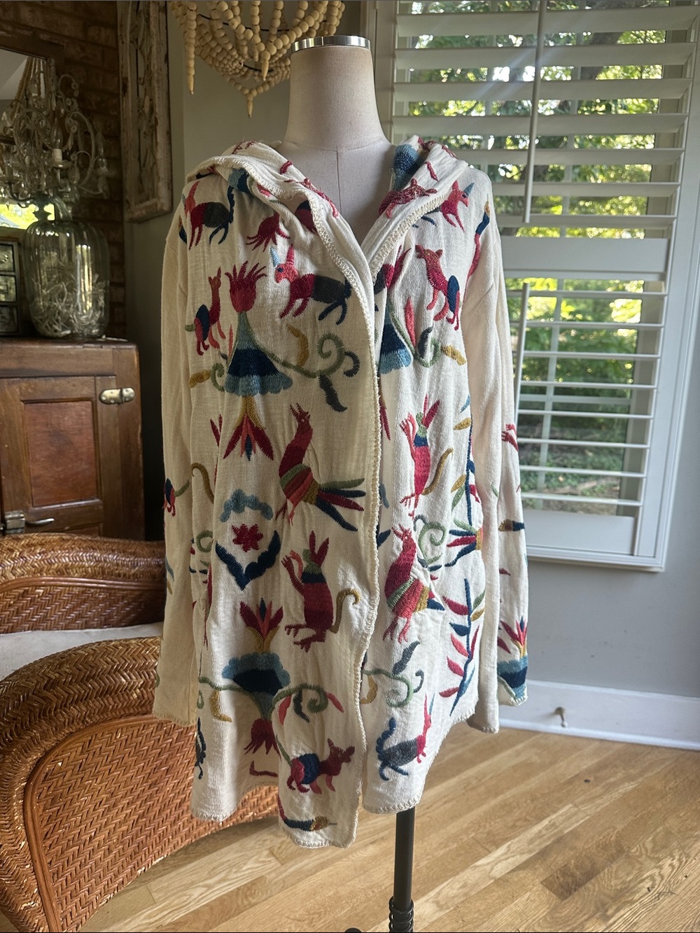 BIYA JOHNNY WAS EMBROIDERED HOODED CARDIGAN ANIMALS LARGE EXCELLENT